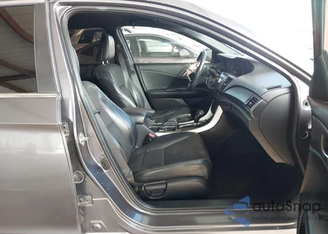 2017 Honda Accord Sport z USA, uszkodzony, nr VIN 1HGCR2F50HA080098